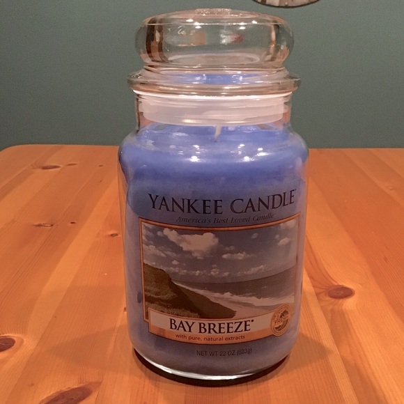 YANKEE CANDLE BAY BREEZE RETIRED LARGE JAR CANDLE